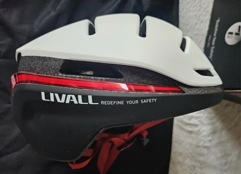 Livall EVO21 Smart Fahrradhelm, Weiß, Größe 54-58 cm - Bild 2 von 4