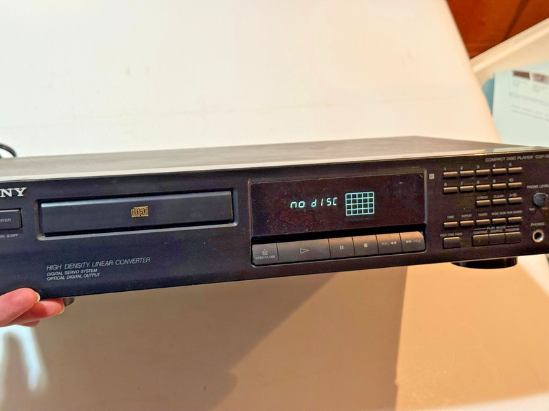 SONY CD PLAYER CDP-361 WORKS
