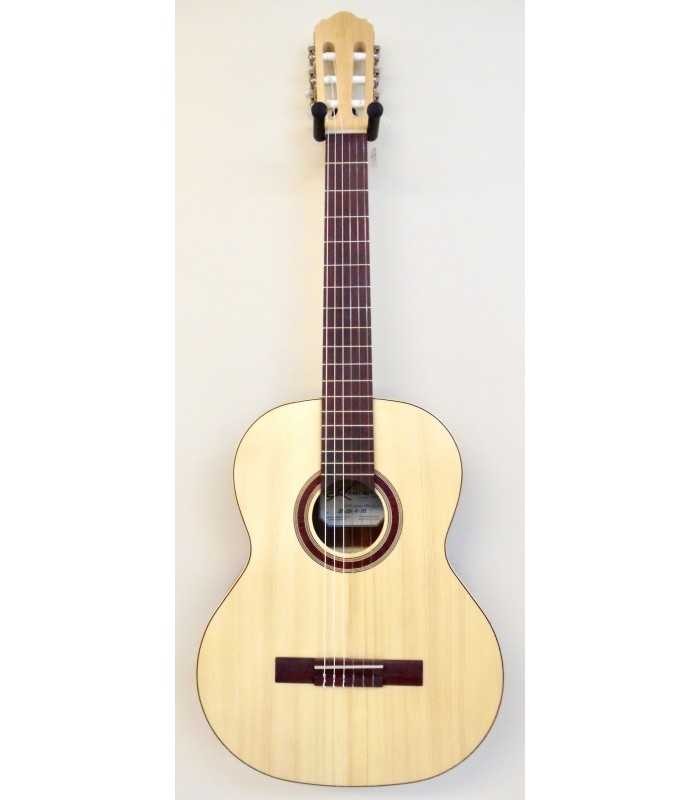 Guitare Kremona Sofia S63S 7/8 pour guitariste aux mains fines au conservatoire