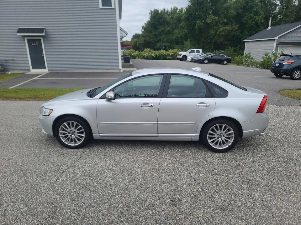 2011 Volvo S40 4dr Sdn - Image 4 of 4