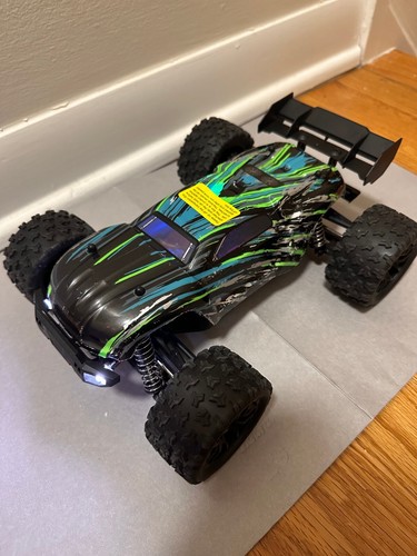 1:18 RC Car 18859, 36 KPH 4WD With blue green Truggy style Body - (Minor Used) - 第 1/5 張圖片