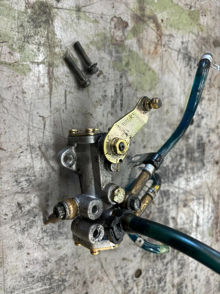 ARCTIC CAT 2002 ZR 600 EFI SET Oil Pump Assembly 3005-818 RW6121 - Image 2 of 3