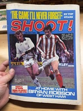 14 JULY 1973 "SHOOT!" BRYAN ROBSON (WEST BROM) UK FOOTBALL MAGAZINE (LL)