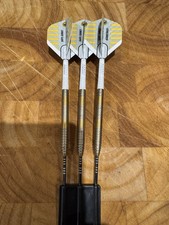 Winmau Daryl Gurney SE Gold Titanium 23g-90% Tungsten Darts