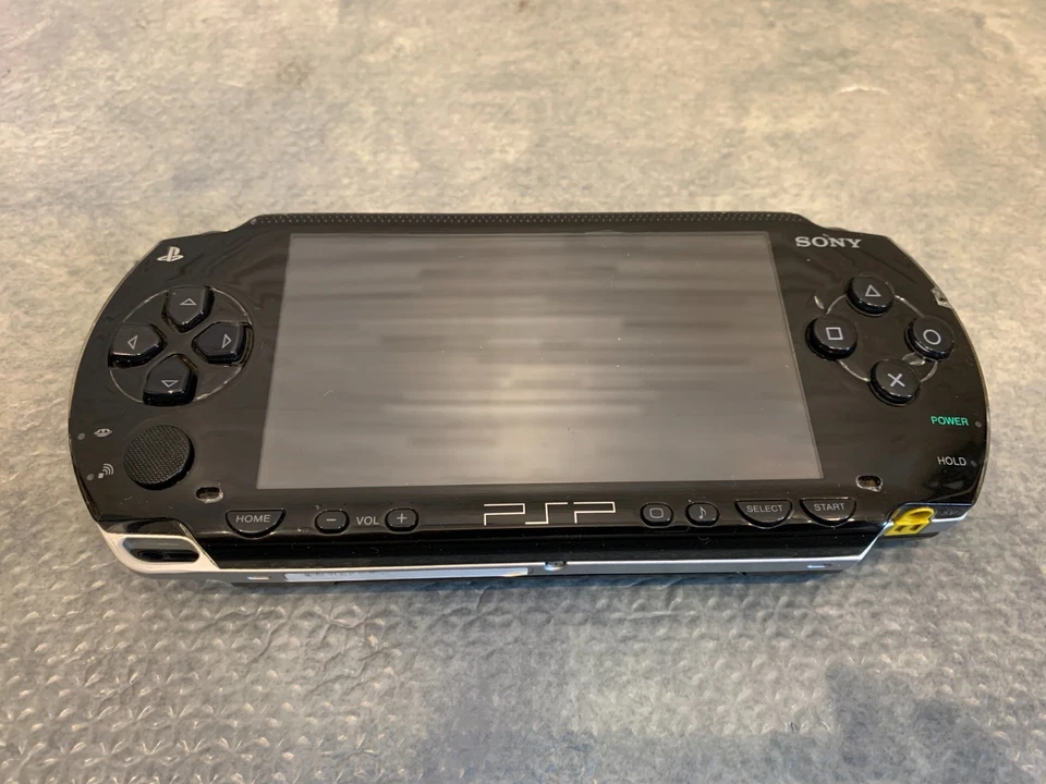 Sony PlayStation portable PSP 1000 Black  (PSP-1000) Console - Image 4 of 4