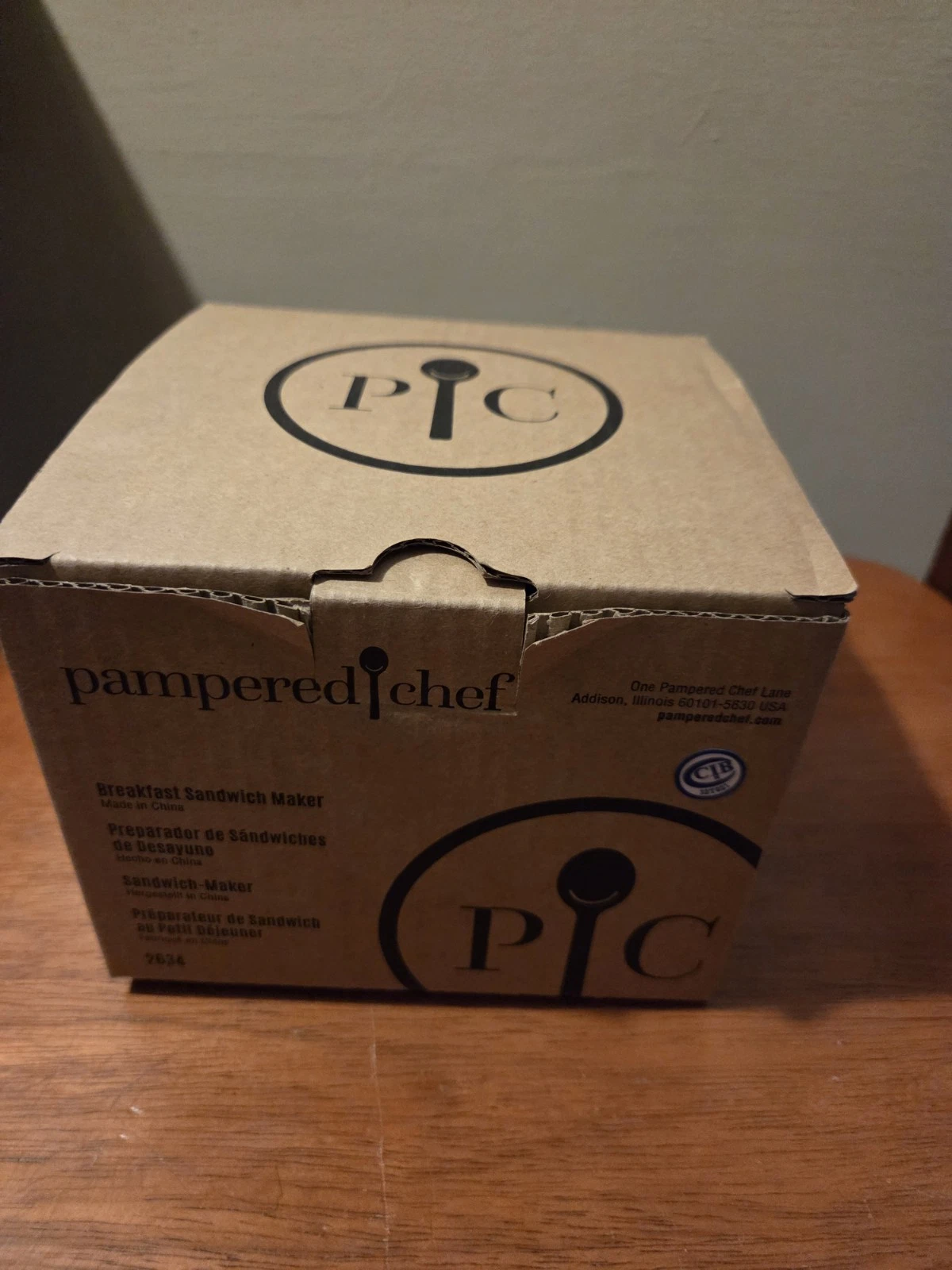 Pampered Chef Breakfast Sandwich Maker #2634 Open Box