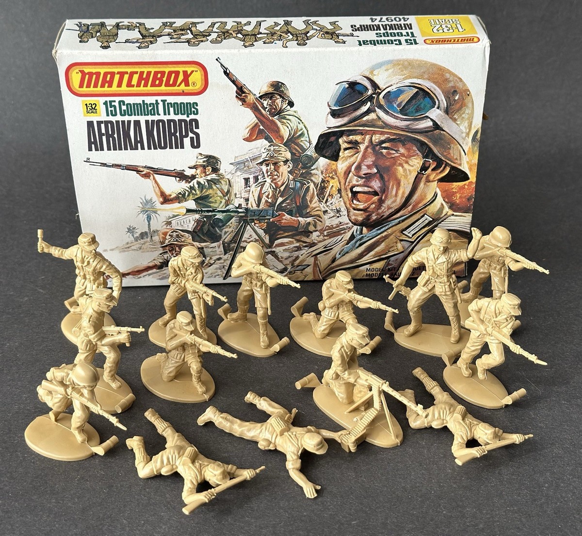 1983 Original Matchbox # 40974 WWII German Afrika Korps 14 x 54mm