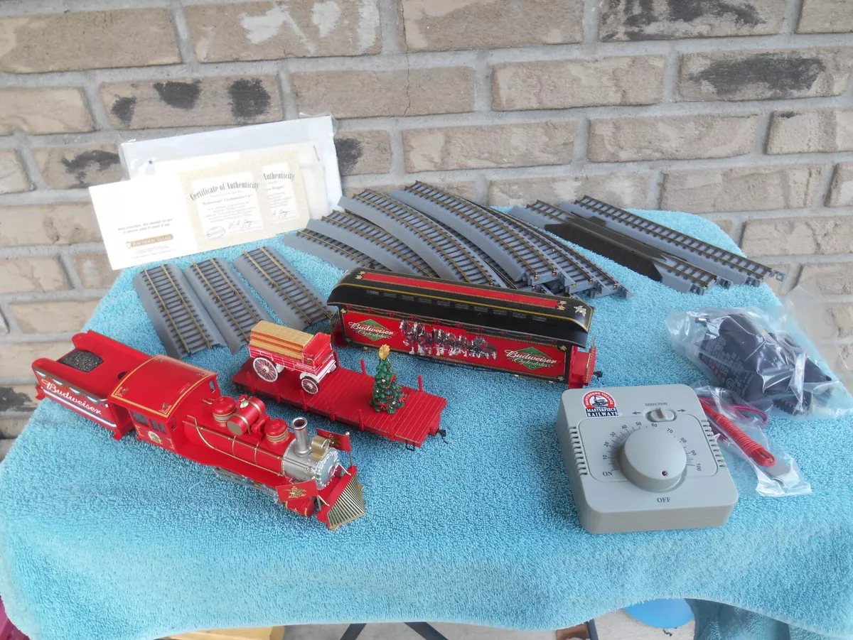 2008 HAWTHORNE VILLAGE COLLECTIBLE BUDWEISER EXPRESS HOLIDAY O
