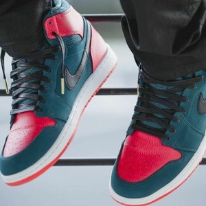 nike maroon shoe laces