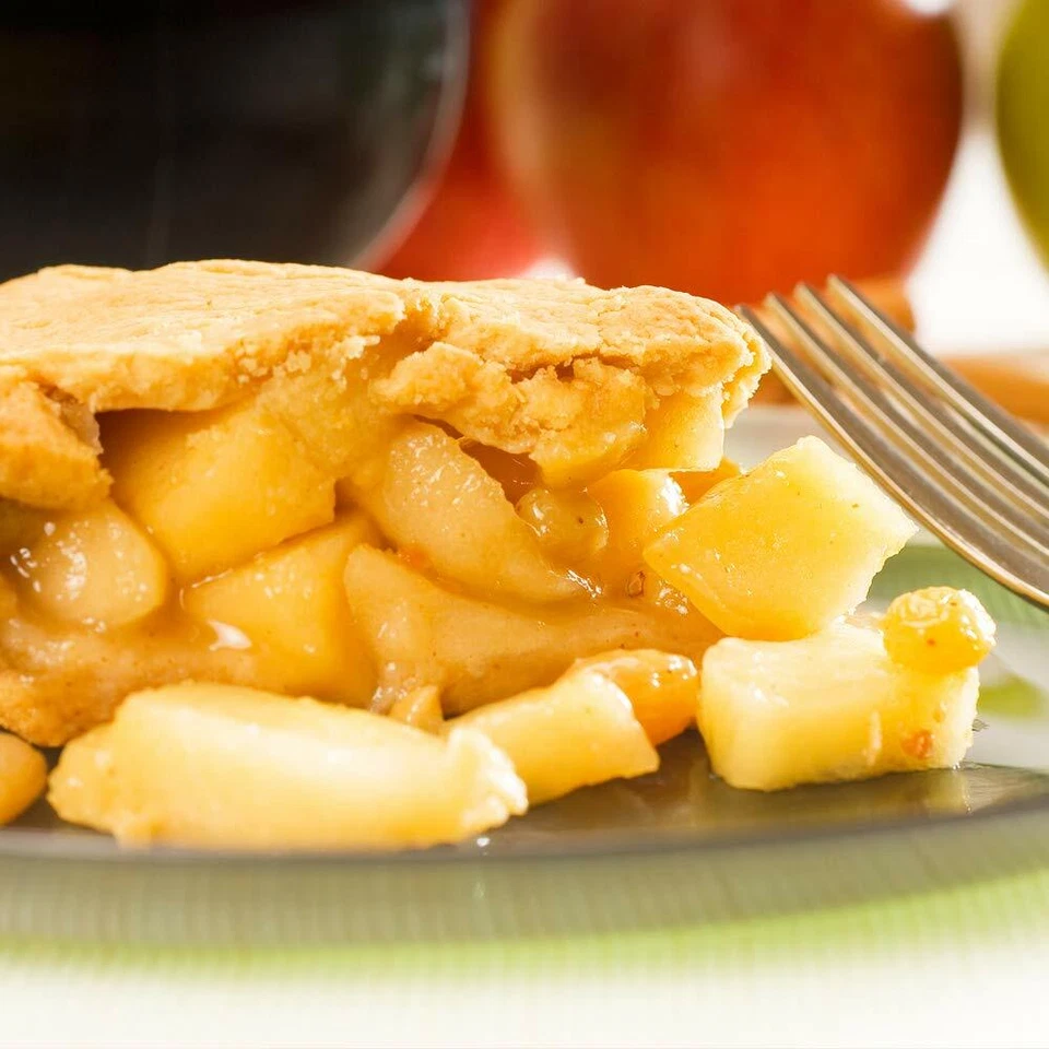 T&M Apple Braeburn Garden Fruit Plant Hardy Tree Easy to Grow Malus 9cm Pot - Image 3 of 4