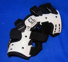 COMFORTLAND KNEE BRACE CL OA-200 RIGHT ONE SIZE FITS ALL/