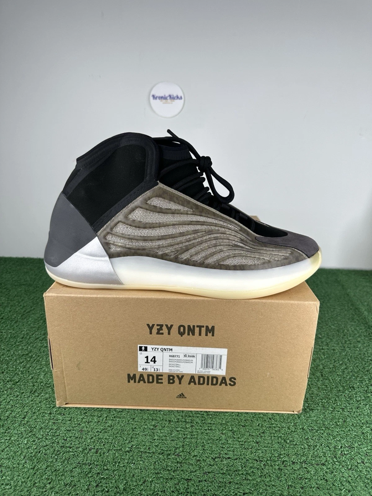 Taglia 14 Adidas Yeezy Quantum QNTM Barium Nuove
