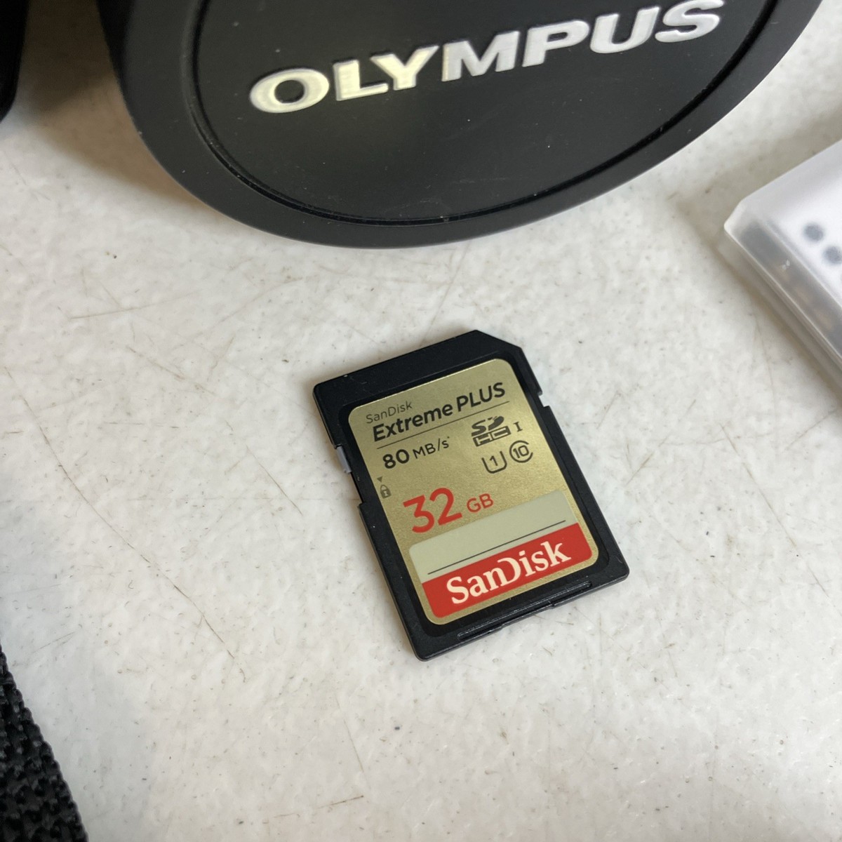 Olympus SP Series SP-815UZ 14.0MP Digital Camera - Black New