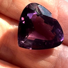 ONE NATURAL HEART SHAPE CUT FACETED AMETHYST WEIGHING 20.41 CARATS WHOLESALE
