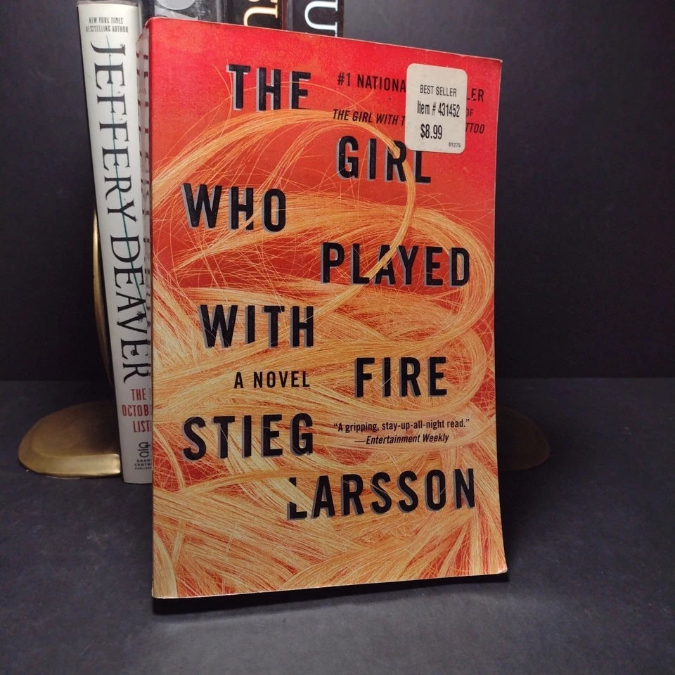 Action, Mystery & Thriller Lot of 6 Titles, Stieg Larsson, Dale Brown & Deaver Foto 2 de 4