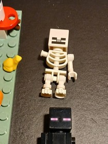 Lego Mr. Freeze Ice Armor DC Batman / Minecraft Minifigures & Accessories Lot 