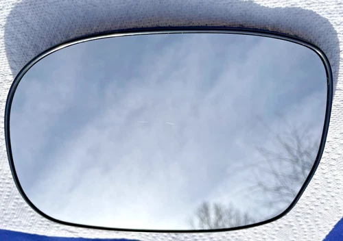 2001-2007 Toyota Sequoia Drivers Left Side Mirror Glass Heated 712833 LH OEM