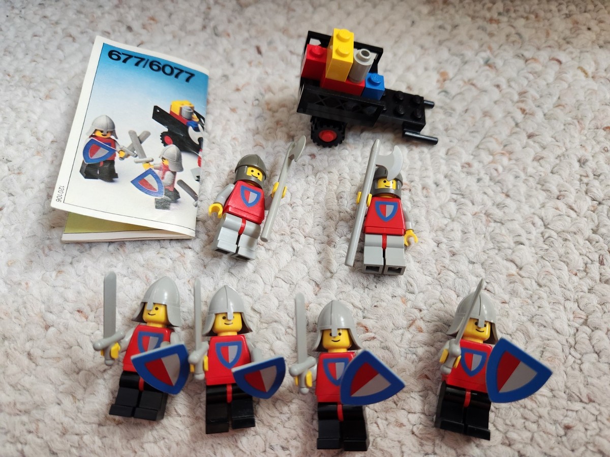 Vintage Lego 677/6077 Knight