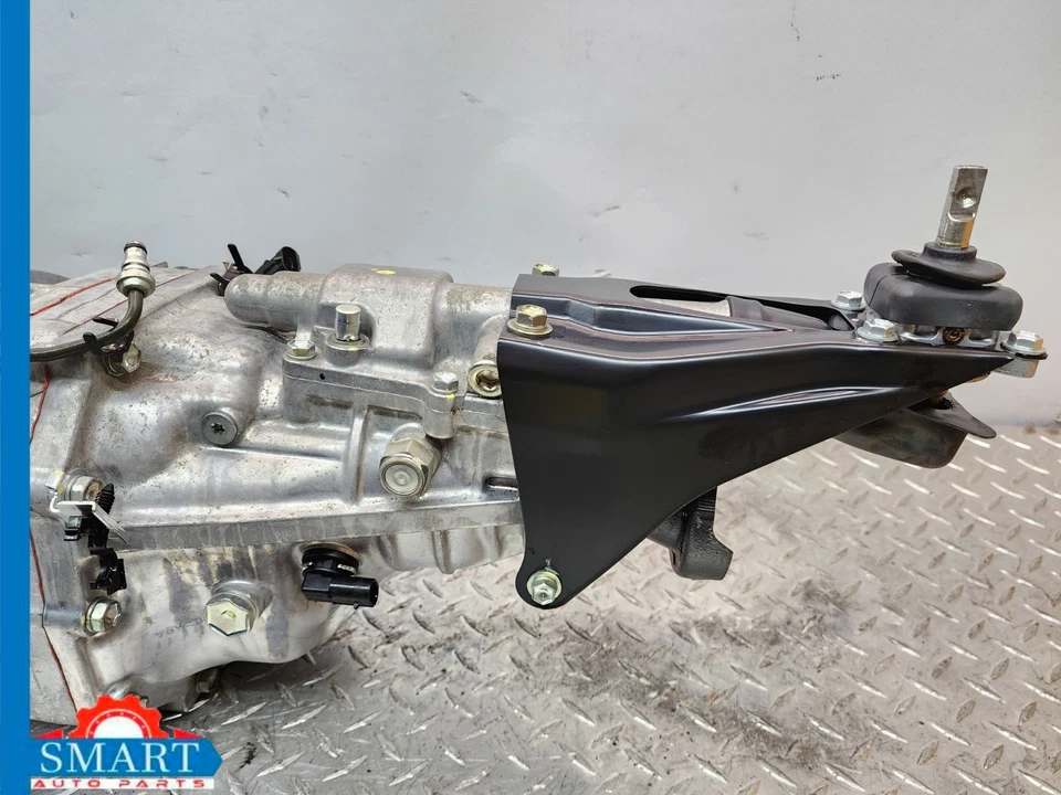 Saturn Sky Pontiac Solstice Manual Transmission  5 Speed 07-09 OEM - Image 4 of 4