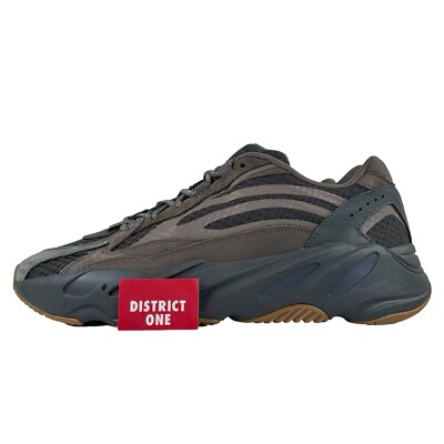 スニーカー adidas Yeezy Boost 700 V2 Geode EG6860 s-l400.jpg