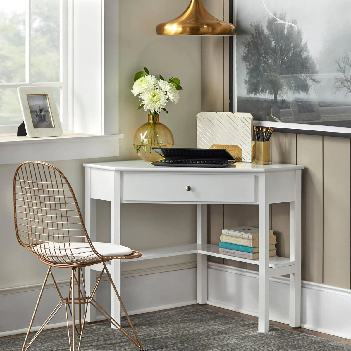 Small corner sale table for office