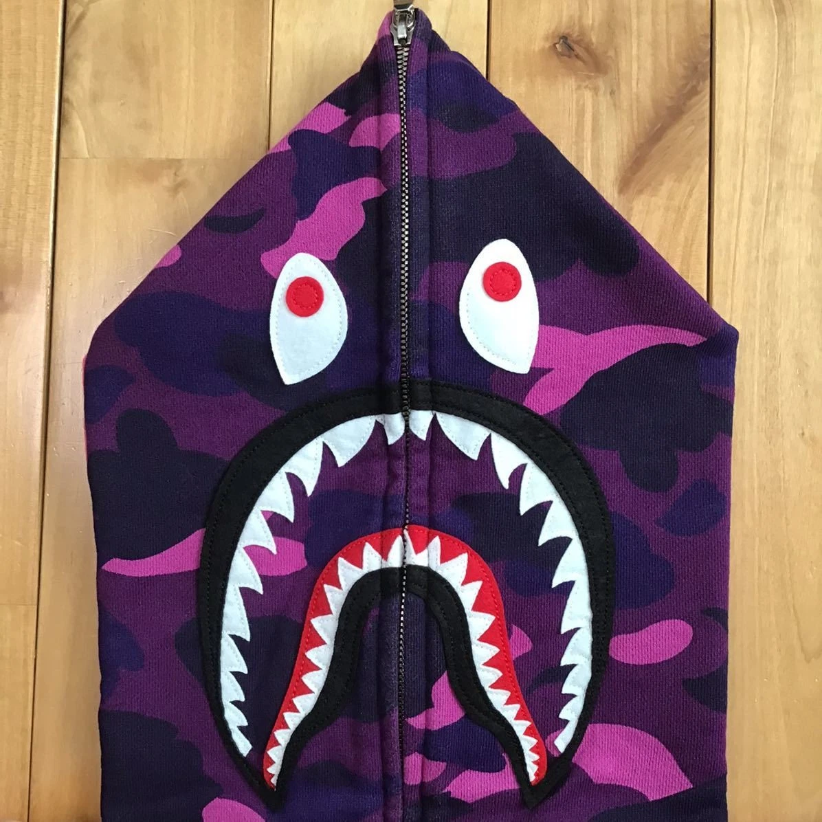 A BATHING APE (BAPE) Felpa con cappuccio squalo mimetica viola 2007 taglia S squalo full zip felpa con cappuccio una scimmia da bagno BAPE