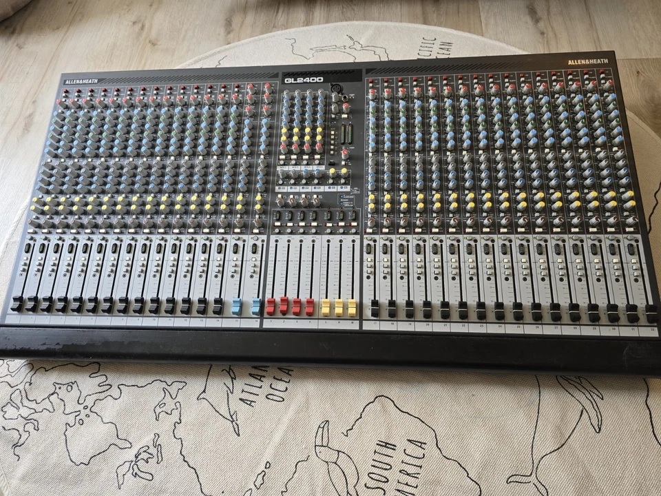 Allen & Heath GL2400 Analog Mixer - Bild 2 von 4