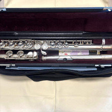 Yamaha YFL-412 Flute   Sterling Silver Body/Foot, Closed Hole, Offset G, Split E