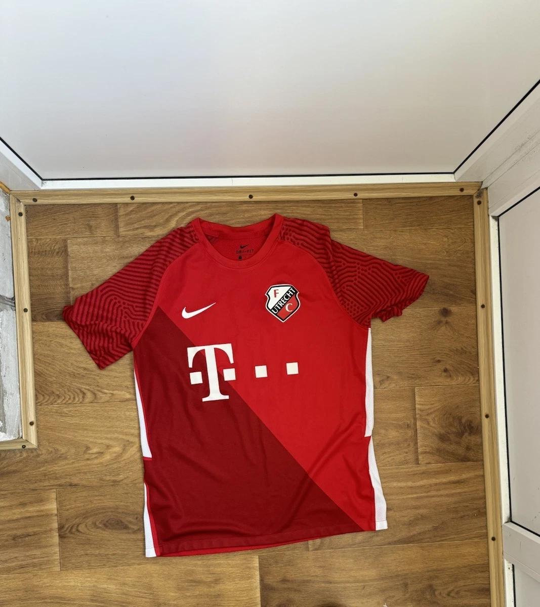 FC Utrecht International Club Soccer Fan Apparel and Souvenirs | eBay