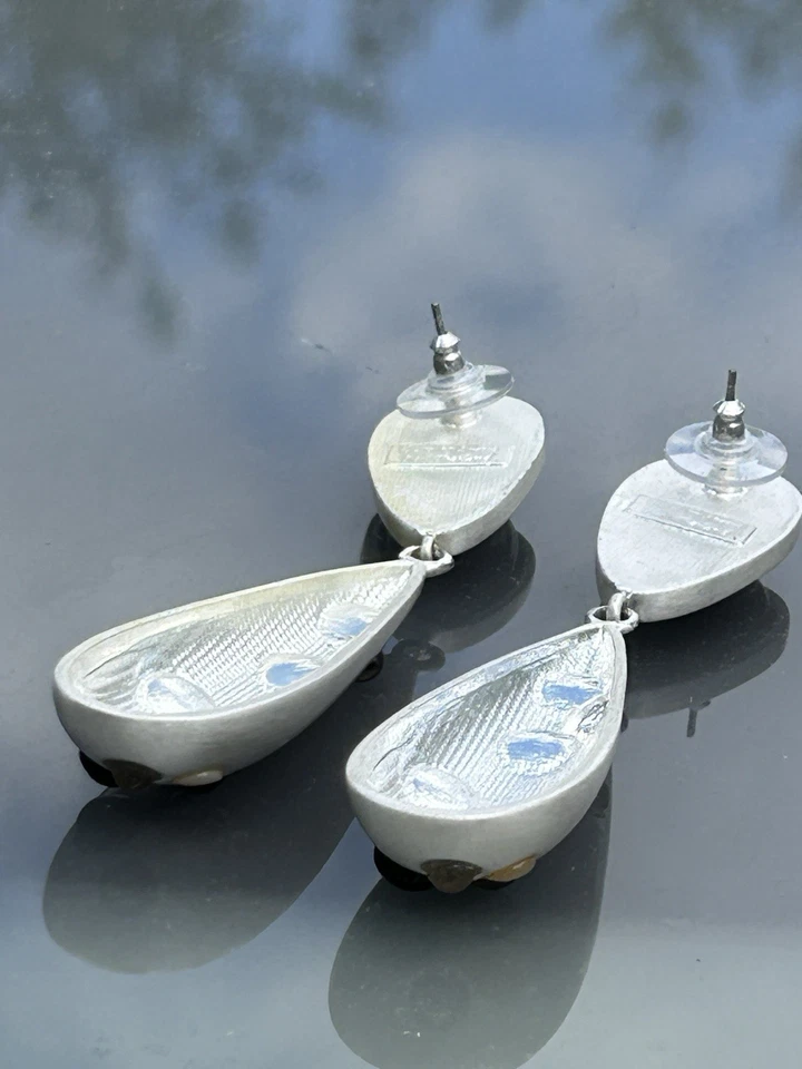 "Pendientes colgantes firmados brillantes Sheila Fajl satinados mate tono plata joyería de 3,25""" Foto 3 de 4