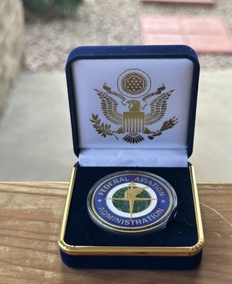 U.S. Federal Aviation Administration FAA Challenge Coin in Blue Velvet Case ·NEW