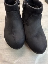 Cat And Jack Black Ankle Boots Suede Sz 7 Toddler