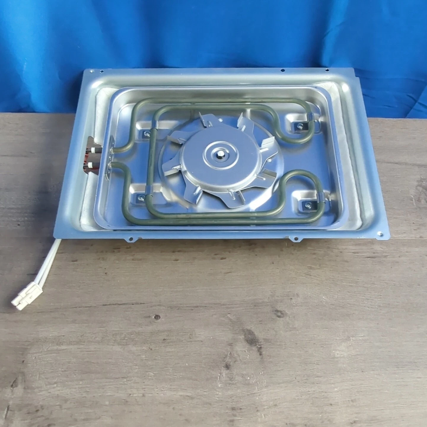GE MICROWAVE OVEN MODEL # JES1109RR1SS REAR Heating Element Complete Assembly