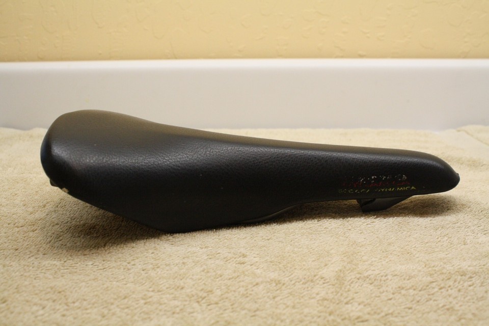 Selle Vélo San Marco Tecno Dynamica Scocca M - Cuir Rouge, ~273 G, Fabriquée En Italie (01/98), Occasion