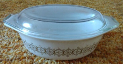 Vintage Pyrex Ovenware 28 Oval 1 1/2 QT Casserole Dish with Lid