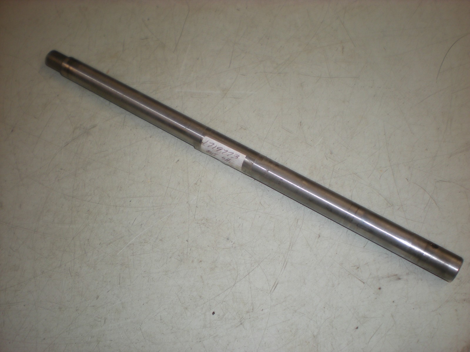Bolens 1719773 Output Shaft for gearbox on 15104 32" snowblower