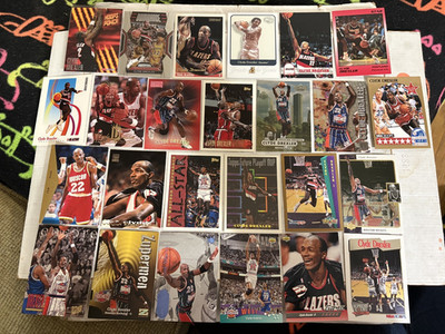 (50) Different Clyde Drexler NBA Basketball Cards Inserts Lot Collection E