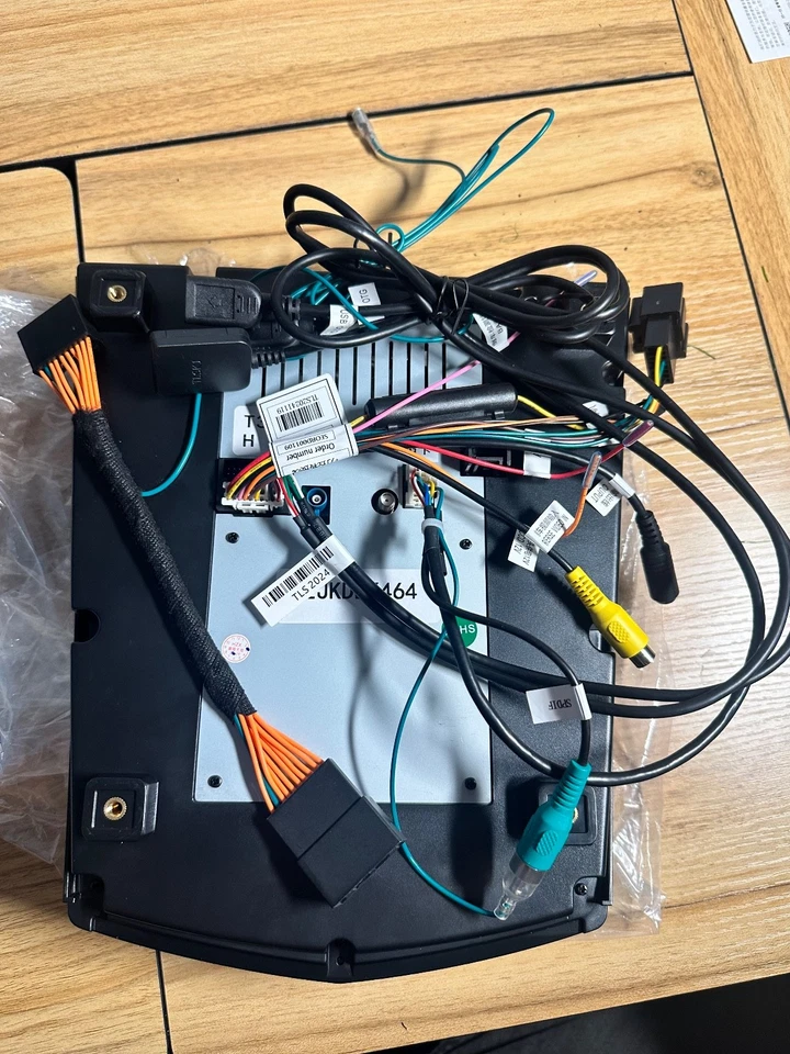 Cadillac ATS, CTS, SRX, XTS 2014-17 Apple CarPlay y Android Auto pantalla LCD de 8" Foto 2 de 4