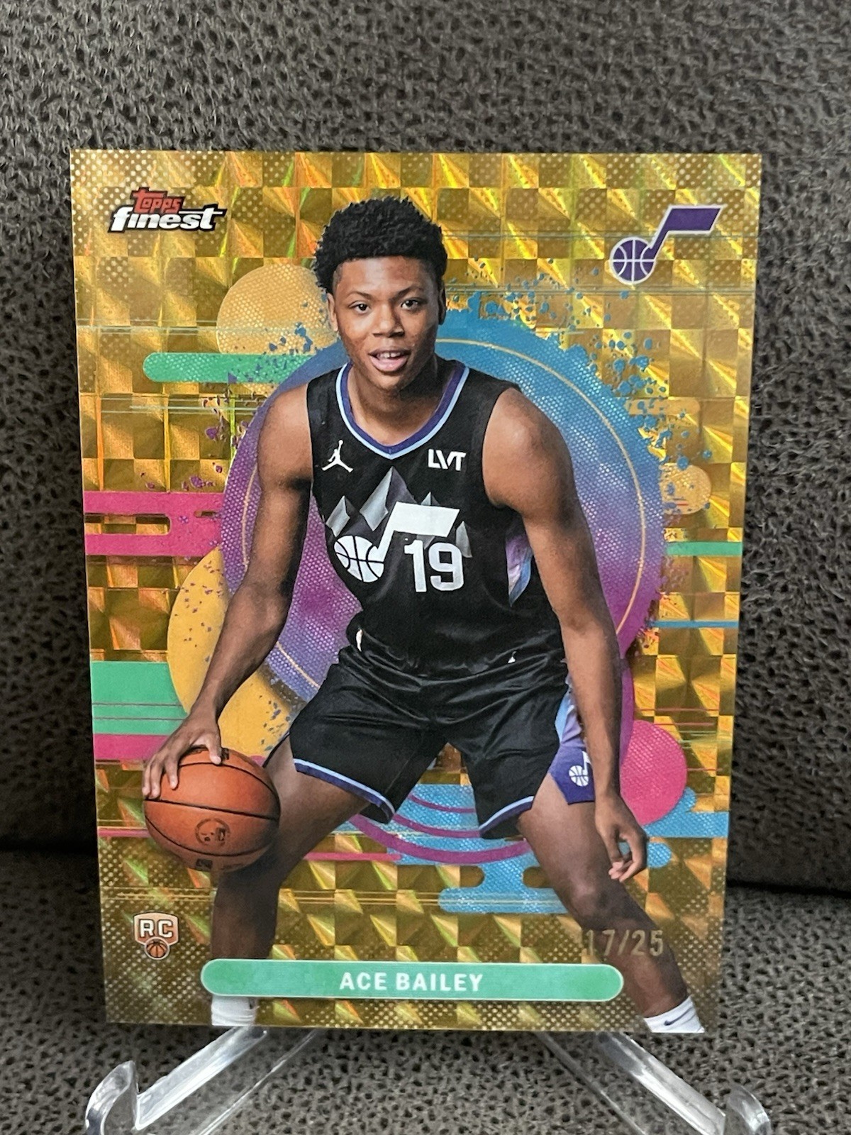 🔥Ace Bailey 2025-26 Topps Finest #105 RC Rookie Uncommon Gold Geometric /25