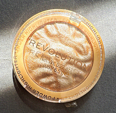 Revolution Highlighter Reloaded Dare To Divulge Champagne Schimmer 6,5 g
