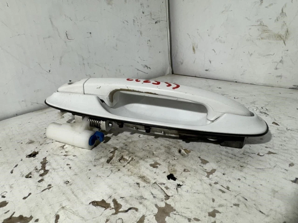 Оригинальная передняя боковая внешняя дверная ручка в сборе для Suzuki Forenza 2006-2008 годов выпуска - Изображение 3 из 4