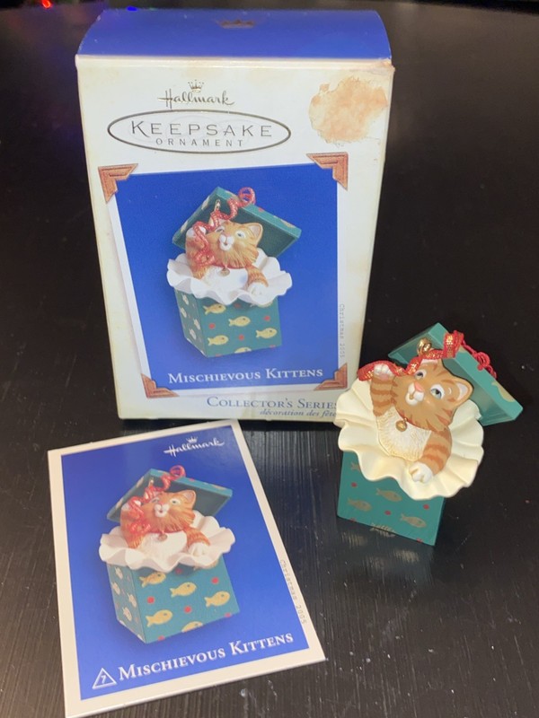 2005 Hallmark Christmas Ornament MISCHIEVOUS KITTENS 7th in Series In Present