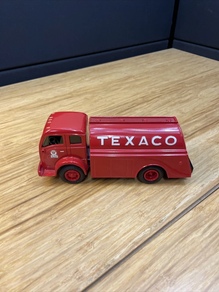 Vintage 1995 Ertl Texaco 1949 White Tilt Cab Tank Truck Bank Stock#F950 KG - Image 2 of 4