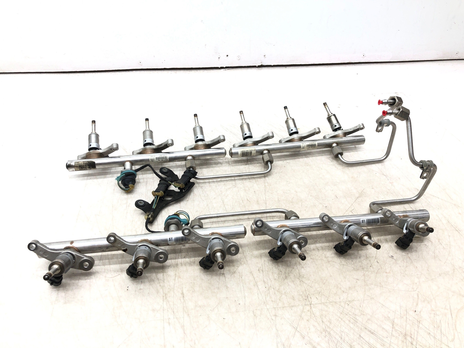 2017-2020 FERRARI GTC4LUSSO 6.3L F140 FUEL INJECTOR RAIL SET 307638 311302