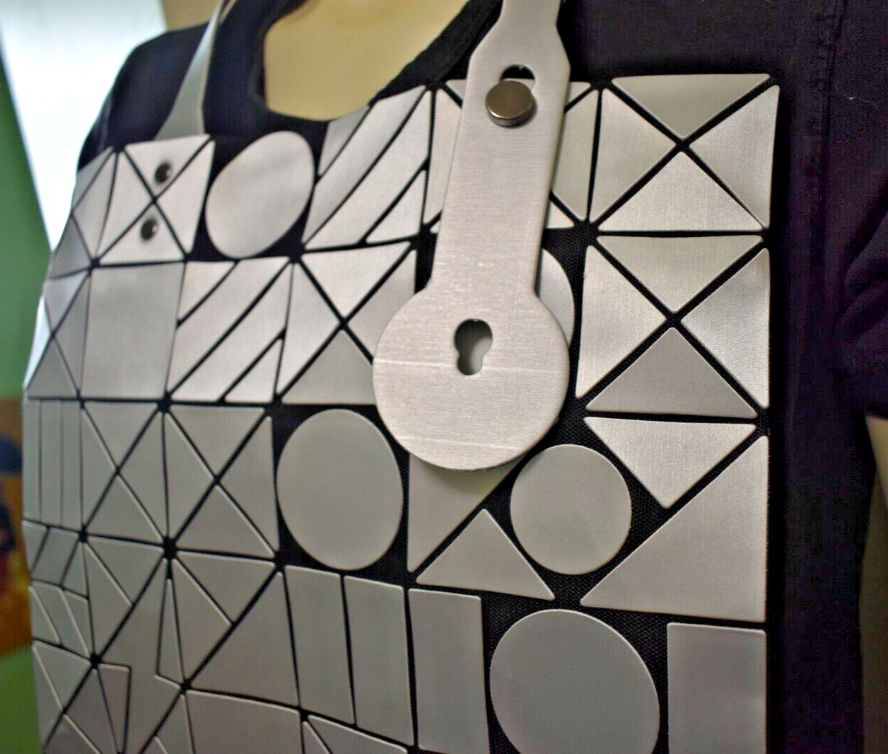 Metallic Silver   Geometric  Double Handle Purse - image 3