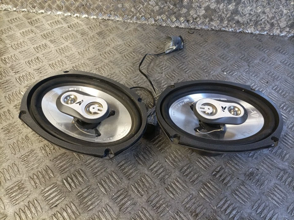  .SET OF FRONT DOOR SPEAKERS X2 FL69-375 WATT SPEAKERS - Image 4 of 4