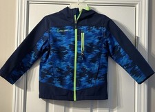 Free Country Kid  s Blue Camo Hooded Jacket With Neon Green Lining. Size 5-6.