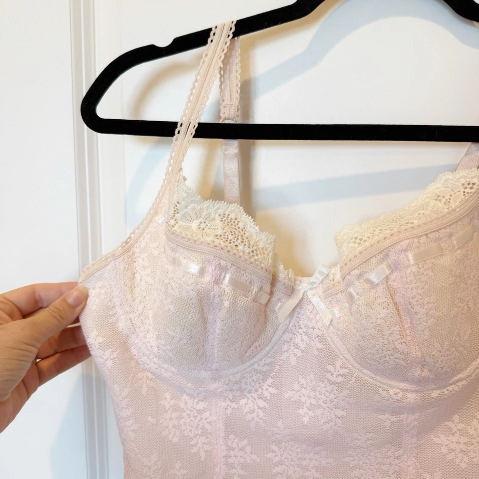 Corsé de colección Rampage para mujer con ribete de encaje coqueta talla 36C femenino delicado Y2K Foto 2 de 4