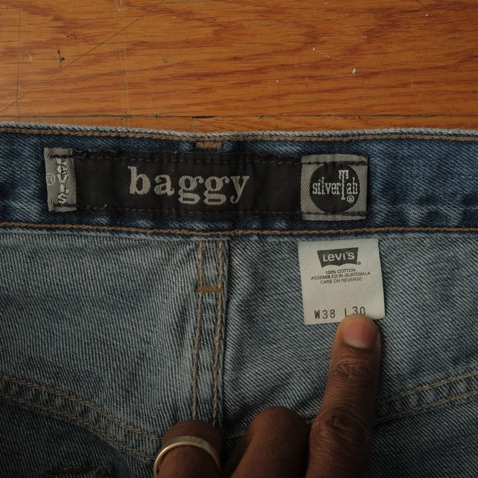 Vintage Levi's Silvertab Baggy Jeans Blue Denim 90s Skater Fit Men's W38 L30 - Image 4 of 4