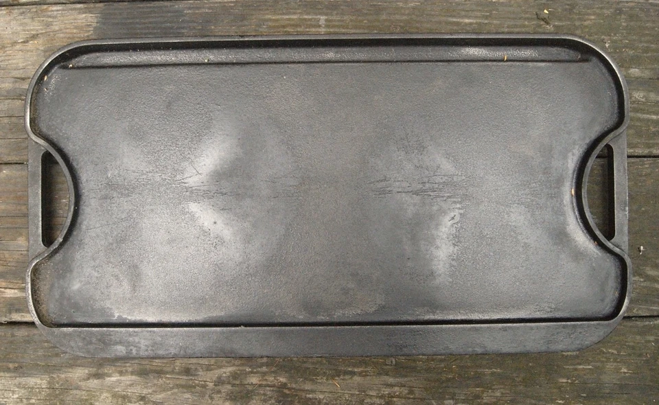 CHAPA REVERSÍVEL DE FERRO FUNDIDO LODGE (temperada) FEITA NOS AMERICANOS 20x10,5" EX COND. - Imagem 3 de 4